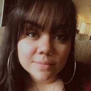 Meet your Posher, Larissa